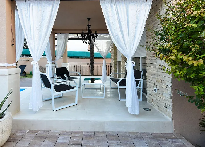别墅 Lavie Zadarvillas 扎达尔